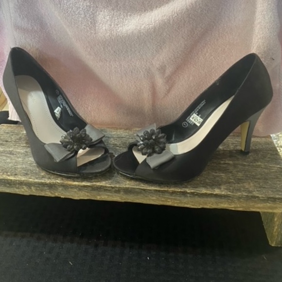 Black and Grey Pumps Size 7 - Picture 2 of 12